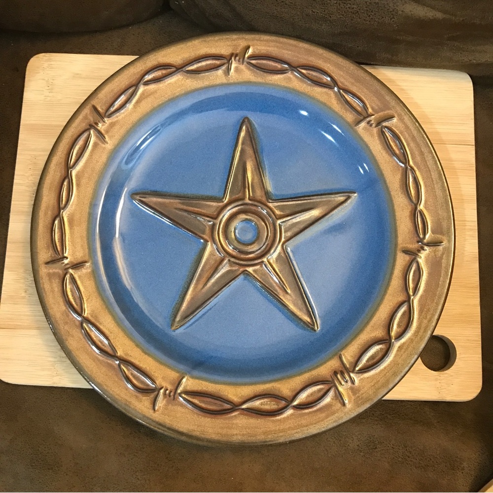 Montana Lifestyles Iron Star dinner plate western cowboy barbed wire embossed